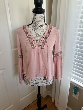Light Pink Peasant Shirt with Embroidered Design Women’s XS